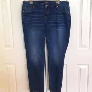 Torrid Boyfriend Jeans Vintage Stretch Size 14